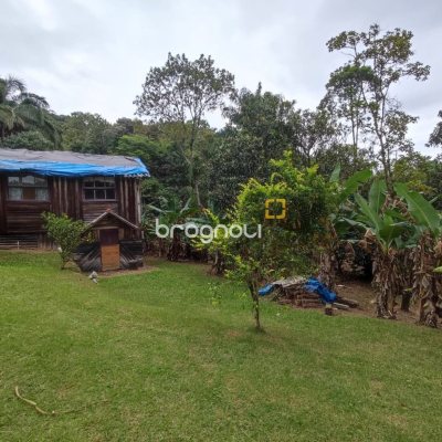 Sítio com 200m², 3 quartos (sendo 1 suíte), 2 garagens, no bairro Sorocaba em Biguaçu
