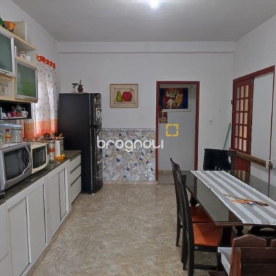 Sítio com 200m², 3 quartos (sendo 1 suíte), 2 garagens, no bairro Sorocaba em Biguaçu