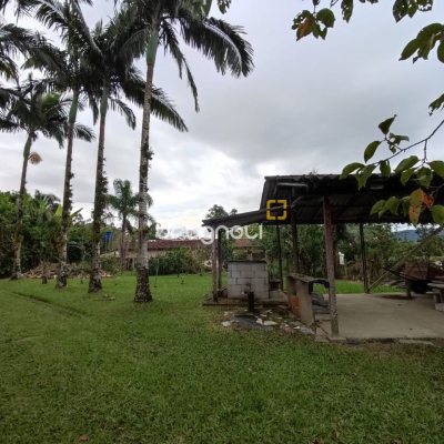 Sítio com 200m², 3 quartos (sendo 1 suíte), 2 garagens, no bairro Sorocaba em Biguaçu