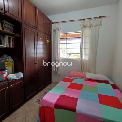 Sítio com 200m², 3 quartos (sendo 1 suíte), 2 garagens, no bairro Sorocaba em Biguaçu