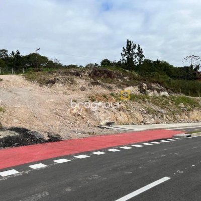 Terreno com 3069m², no bairro Itacorubi em Florianópolis