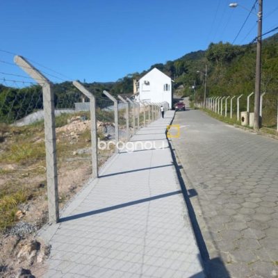 Terreno com 3069m², no bairro Itacorubi em Florianópolis