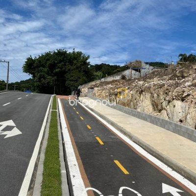 Terreno com 3069m², no bairro Itacorubi em Florianópolis