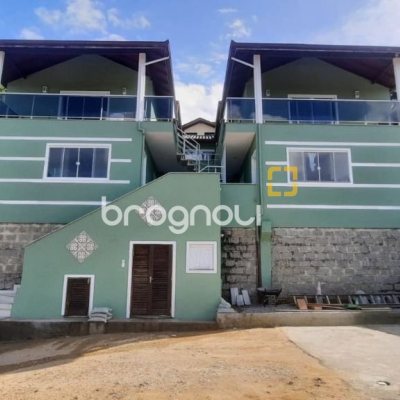 Casa com 484m², 14 quartos (sendo 3 suítes), 6 garagens, no bairro Pântano do Sul em Florianópolis