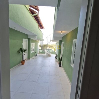 Casa com 484m², 14 quartos (sendo 3 suítes), 6 garagens, no bairro Pântano do Sul em Florianópolis