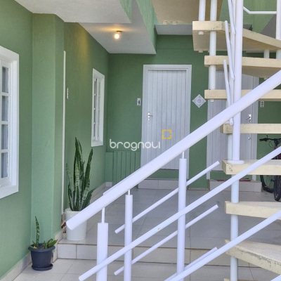 Casa com 484m², 14 quartos (sendo 3 suítes), 6 garagens, no bairro Pântano do Sul em Florianópolis