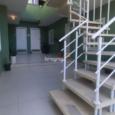 Casa com 484m², 14 quartos (sendo 3 suítes), 6 garagens, no bairro Pântano do Sul em Florianópolis