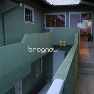 Casa com 484m², 14 quartos (sendo 3 suítes), 6 garagens, no bairro Pântano do Sul em Florianópolis