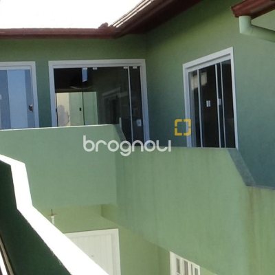 Casa com 484m², 14 quartos (sendo 3 suítes), 6 garagens, no bairro Pântano do Sul em Florianópolis