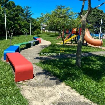 Casa com 133m², 3 quartos (sendo 2 suítes), 3 garagens, no bairro Rio Vermelho em Florianópolis