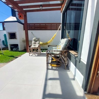 Casa com 133m², 3 quartos (sendo 2 suítes), 3 garagens, no bairro Rio Vermelho em Florianópolis