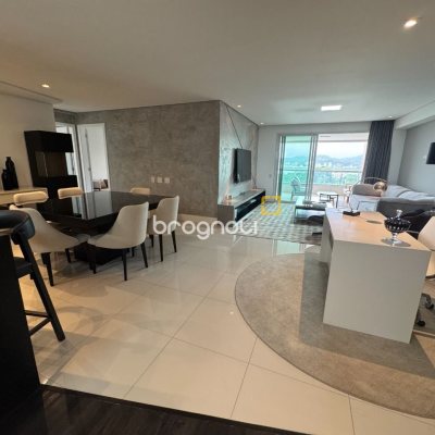 Apartamento com 162m², 2 quartos (sendo 2 suítes), 2 garagens, no bairro Agronômica em Florianópolis