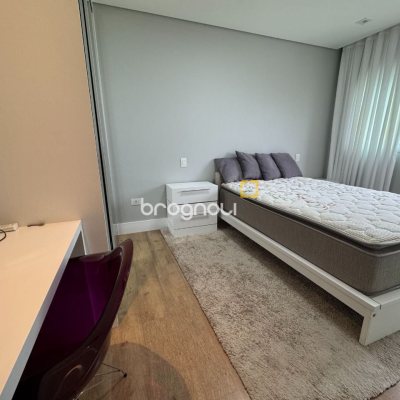 Apartamento com 162m², 2 quartos (sendo 2 suítes), 2 garagens, no bairro Agronômica em Florianópolis