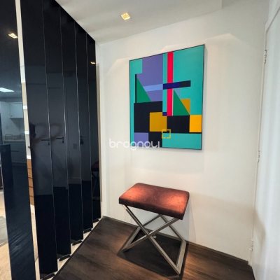 Apartamento com 162m², 2 quartos (sendo 2 suítes), 2 garagens, no bairro Agronômica em Florianópolis