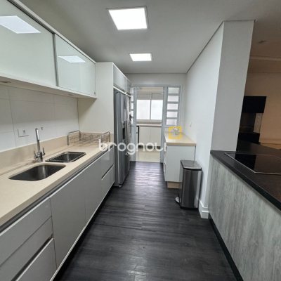 Apartamento com 162m², 2 quartos (sendo 2 suítes), 2 garagens, no bairro Agronômica em Florianópolis