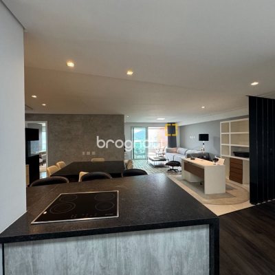 Apartamento com 162m², 2 quartos (sendo 2 suítes), 2 garagens, no bairro Agronômica em Florianópolis