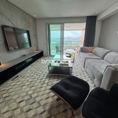 Apartamento com 162m², 2 quartos (sendo 2 suítes), 2 garagens, no bairro Agronômica em Florianópolis