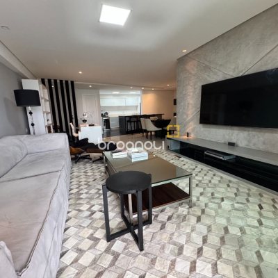 Apartamento com 162m², 2 quartos (sendo 2 suítes), 2 garagens, no bairro Agronômica em Florianópolis