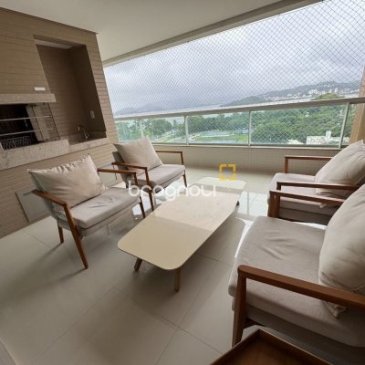 Apartamento com 162m², 2 quartos (sendo 2 suítes), 2 garagens, no bairro Agronômica em Florianópolis