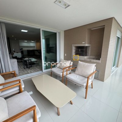 Apartamento com 162m², 2 quartos (sendo 2 suítes), 2 garagens, no bairro Agronômica em Florianópolis