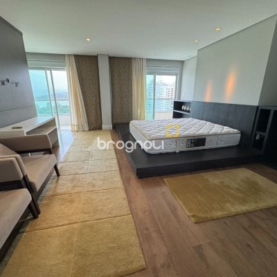Apartamento com 162m², 2 quartos (sendo 2 suítes), 2 garagens, no bairro Agronômica em Florianópolis