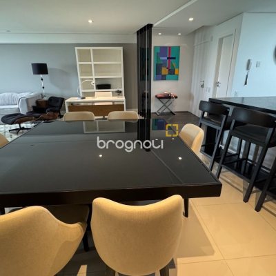 Apartamento com 162m², 2 quartos (sendo 2 suítes), 2 garagens, no bairro Agronômica em Florianópolis