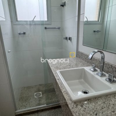 Apartamento com 162m², 2 quartos (sendo 2 suítes), 2 garagens, no bairro Agronômica em Florianópolis