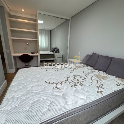 Apartamento com 162m², 2 quartos (sendo 2 suítes), 2 garagens, no bairro Agronômica em Florianópolis