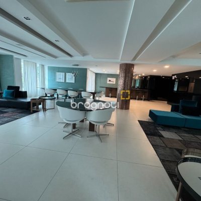 Apartamento com 162m², 2 quartos (sendo 2 suítes), 2 garagens, no bairro Agronômica em Florianópolis
