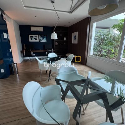 Apartamento com 162m², 2 quartos (sendo 2 suítes), 2 garagens, no bairro Agronômica em Florianópolis