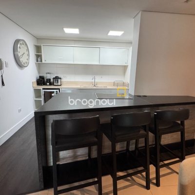 Apartamento com 162m², 2 quartos (sendo 2 suítes), 2 garagens, no bairro Agronômica em Florianópolis