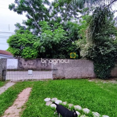 Casa com 93m², 3 quartos (sendo 1 suíte), 4 garagens, no bairro Ingleses em Florianópolis