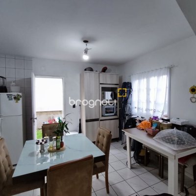 Casa com 93m², 3 quartos (sendo 1 suíte), 4 garagens, no bairro Ingleses em Florianópolis