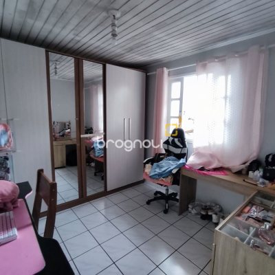 Casa com 93m², 3 quartos (sendo 1 suíte), 4 garagens, no bairro Ingleses em Florianópolis