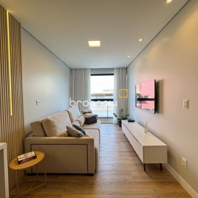 Apartamento com 69m², 2 quartos (sendo 1 suíte), 1 garagem, no bairro Coqueiros em Florianópolis