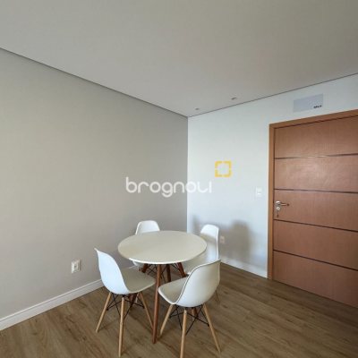 Apartamento com 69m², 2 quartos (sendo 1 suíte), 1 garagem, no bairro Coqueiros em Florianópolis