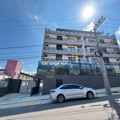 Apartamento com 69m², 2 quartos (sendo 1 suíte), 1 garagem, no bairro Coqueiros em Florianópolis