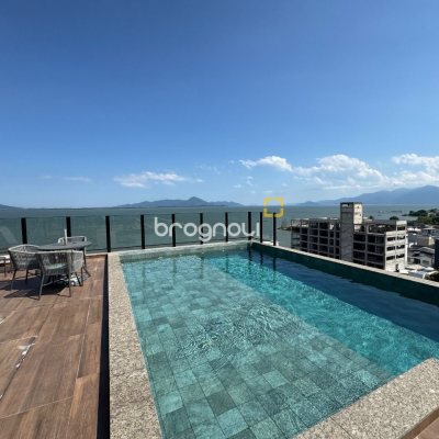 Apartamento com 69m², 2 quartos (sendo 1 suíte), 1 garagem, no bairro Coqueiros em Florianópolis