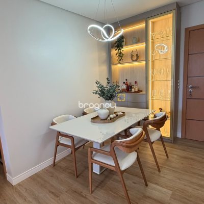 Apartamento com 69m², 2 quartos (sendo 1 suíte), 1 garagem, no bairro Coqueiros em Florianópolis
