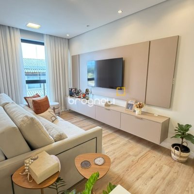Apartamento com 69m², 2 quartos (sendo 1 suíte), 1 garagem, no bairro Coqueiros em Florianópolis