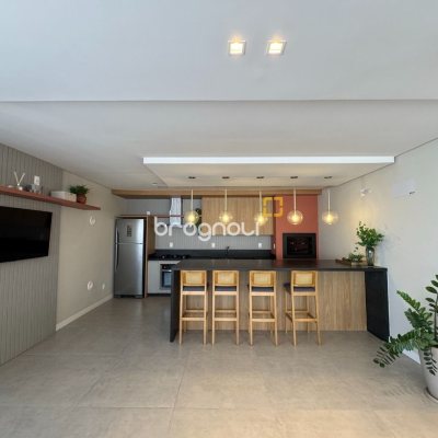 Apartamento com 69m², 2 quartos (sendo 1 suíte), 1 garagem, no bairro Coqueiros em Florianópolis