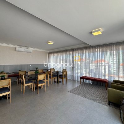 Apartamento com 69m², 2 quartos (sendo 1 suíte), 1 garagem, no bairro Coqueiros em Florianópolis