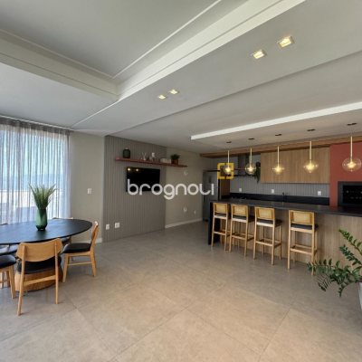 Apartamento com 69m², 2 quartos (sendo 1 suíte), 1 garagem, no bairro Coqueiros em Florianópolis
