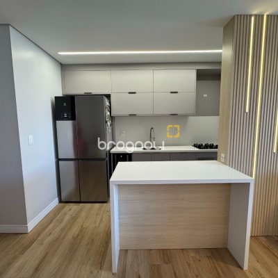 Apartamento com 69m², 2 quartos (sendo 1 suíte), 1 garagem, no bairro Coqueiros em Florianópolis