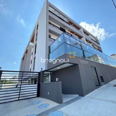 Apartamento com 69m², 2 quartos (sendo 1 suíte), 1 garagem, no bairro Coqueiros em Florianópolis
