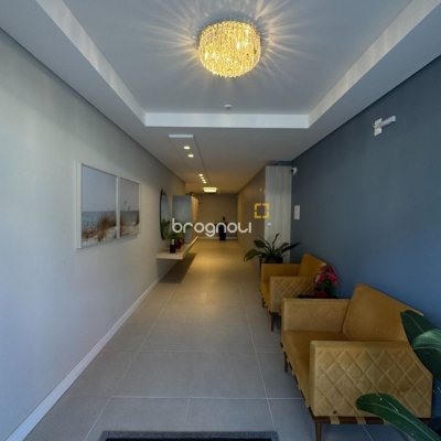 Apartamento com 69m², 2 quartos (sendo 1 suíte), 1 garagem, no bairro Coqueiros em Florianópolis