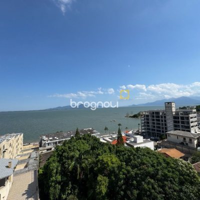 Apartamento com 69m², 2 quartos (sendo 1 suíte), 1 garagem, no bairro Coqueiros em Florianópolis