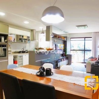 Apartamento com 118m², 3 quartos (sendo 3 suítes), 2 garagens, no bairro Kobrasol em São José