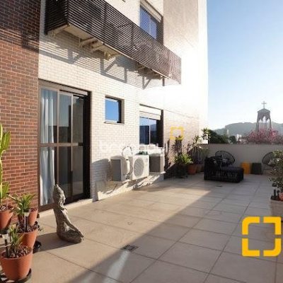Apartamento com 118m², 3 quartos (sendo 3 suítes), 2 garagens, no bairro Kobrasol em São José