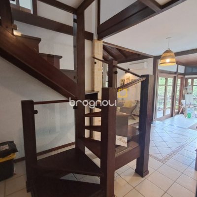 Casa de Condomínio com 1772m², 11 quartos (sendo 3 suítes), 10 garagens, no bairro Vargem Grande em Florianópolis
